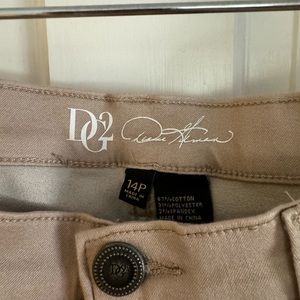 NWOT DG2 Capris